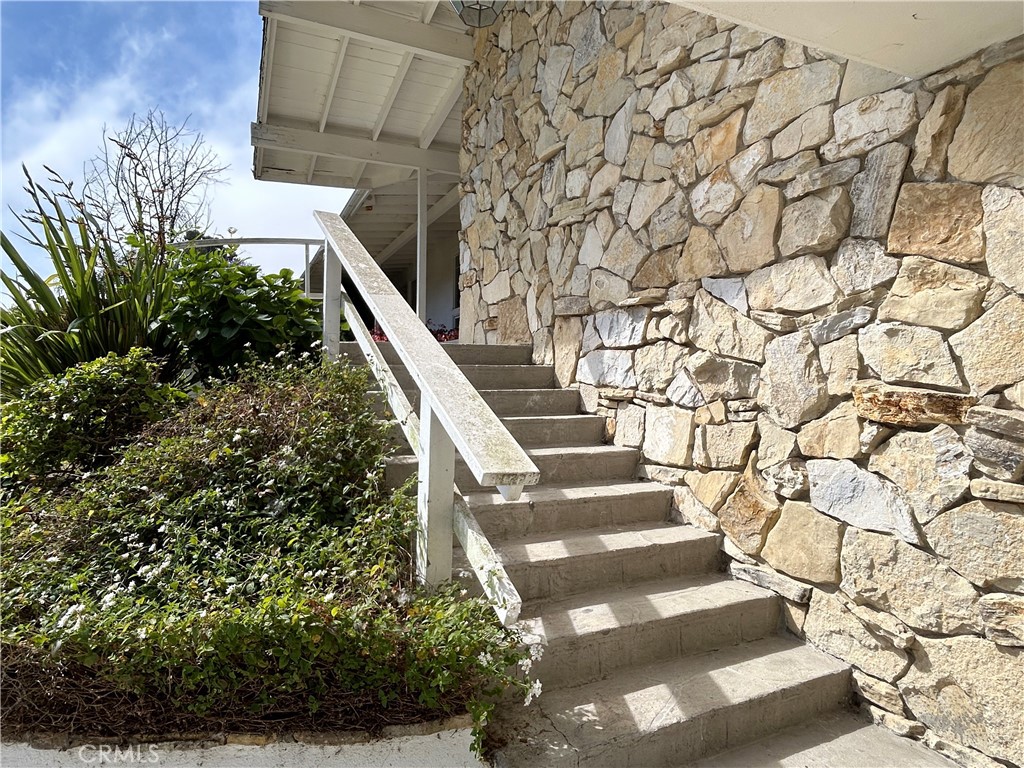 28655 Crestridge Road Rancho Palos Verdes, CA 90275 - Photo 6 of 10 Gallery Image 6