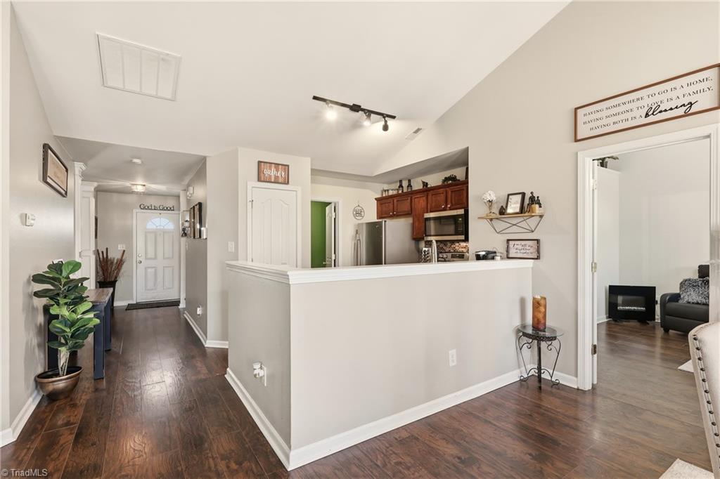 2165 Cliffvale Drive High Point, NC 27262 - Photo 11 of 28