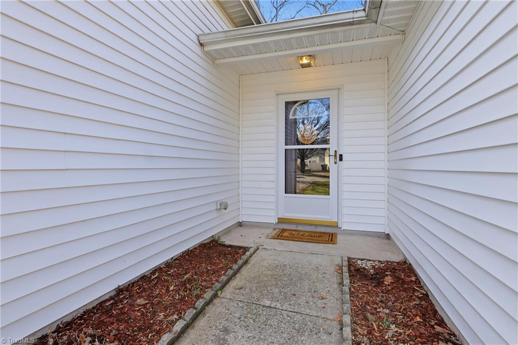 2165 Cliffvale Drive High Point, NC 27262 - Photo 3 of 28