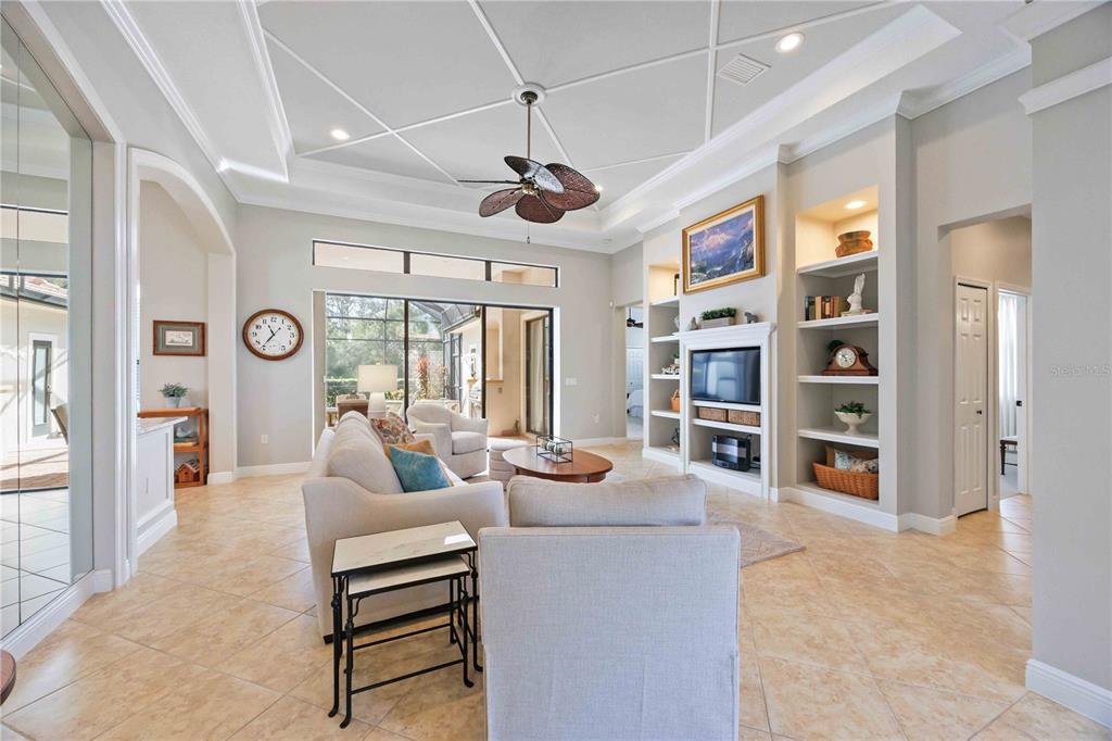 13844 Siena Loop Lakewood Ranch, FL 34202 - Photo 8 of 65 Gallery Image 8