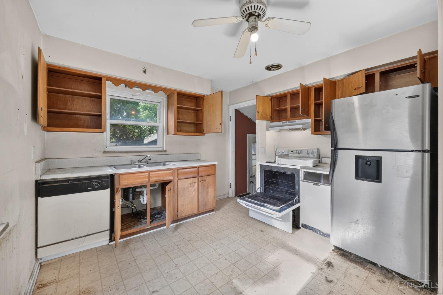 364 Ingram Road Cincinnati, OH 45218 - Photo 10 of 31