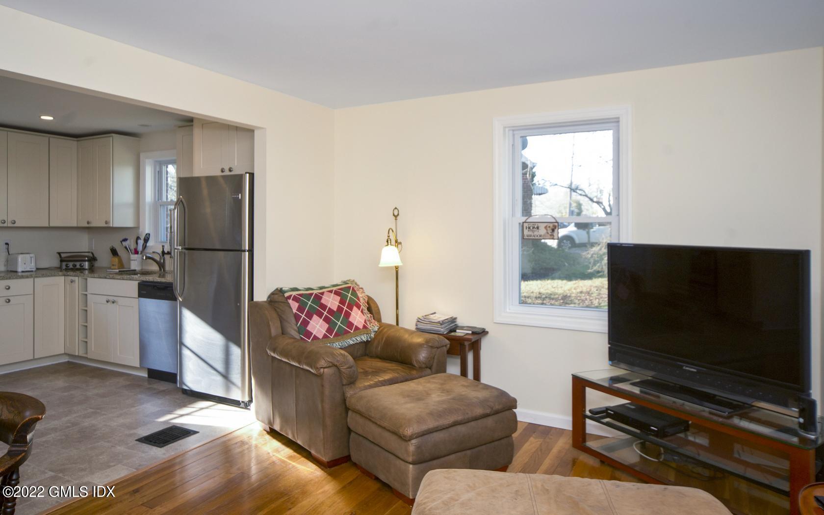 563 Jennings Road Fairfield, CT 06824 - Photo 4 of 15 4-photo-web-1680x1050-128952