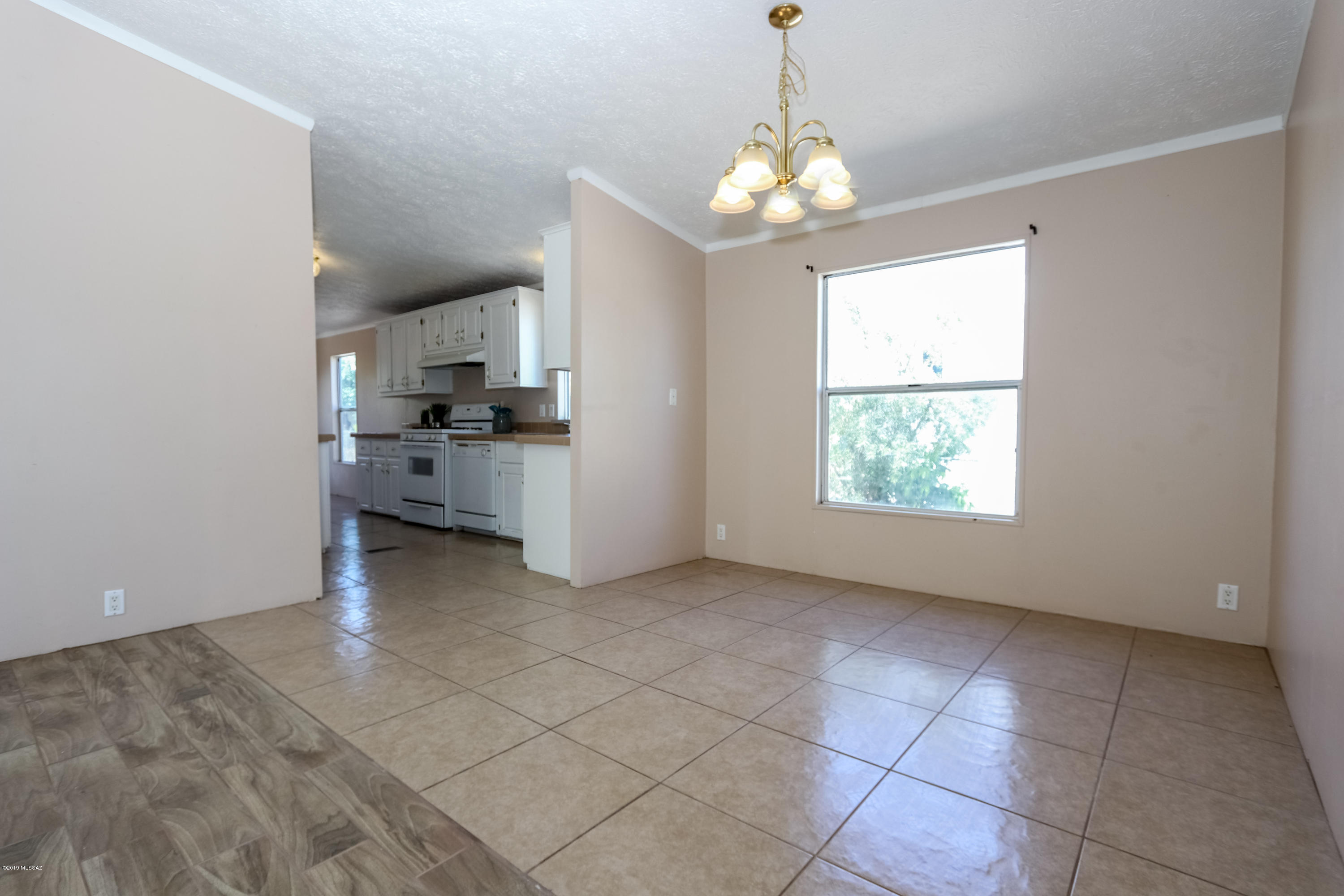 2631 West Mossman Road Tucson, AZ 85746 - Photo 7 of 31 Gallery Image 7
