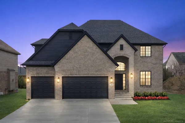 $699,900 | 17000 Pienza Drive, Macomb, MI 48042