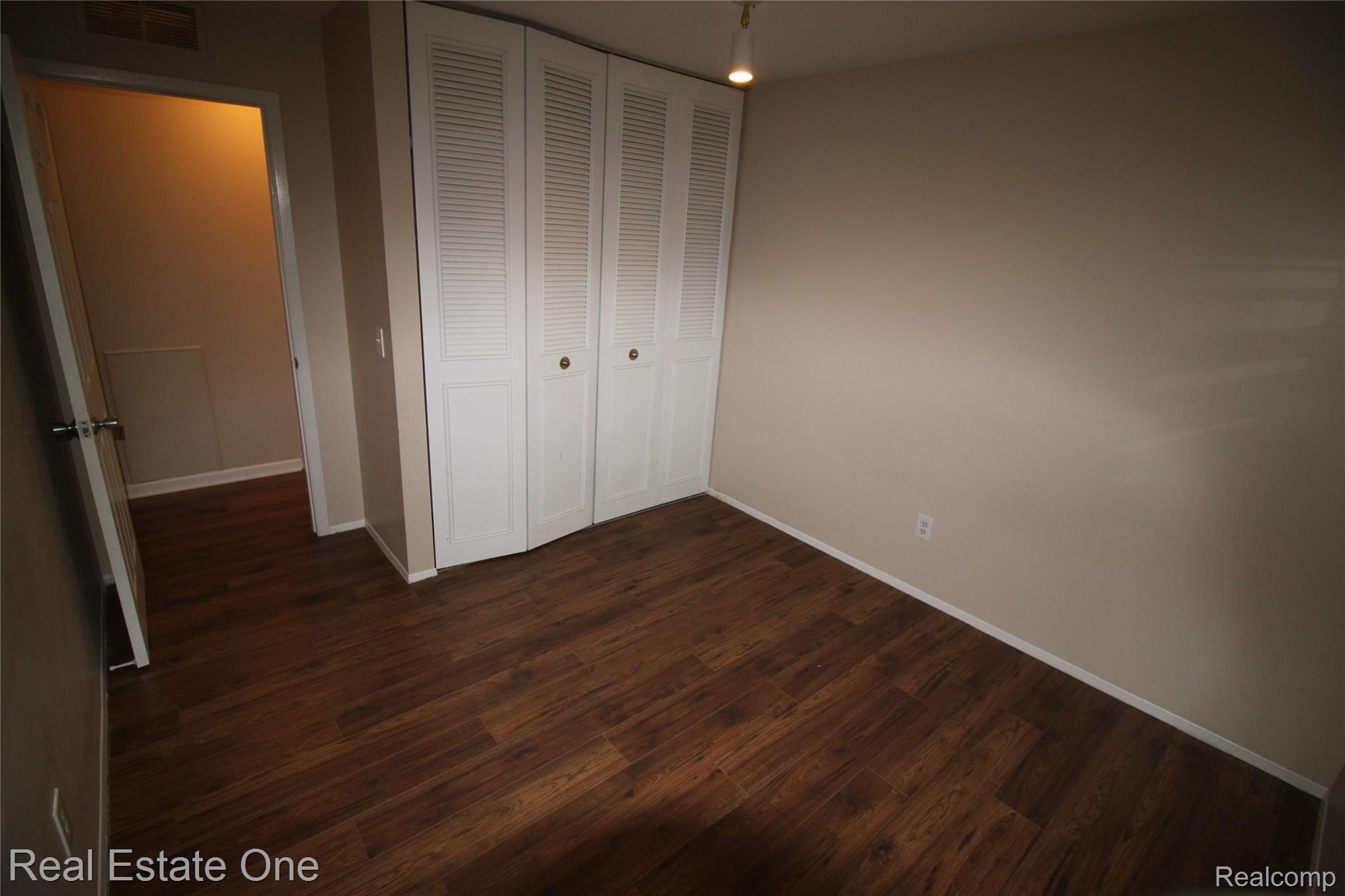 460 Baldwin Avenue, Unit 40 Rochester, MI 48307 - Photo 15 of 23 IMG_4142.JPG