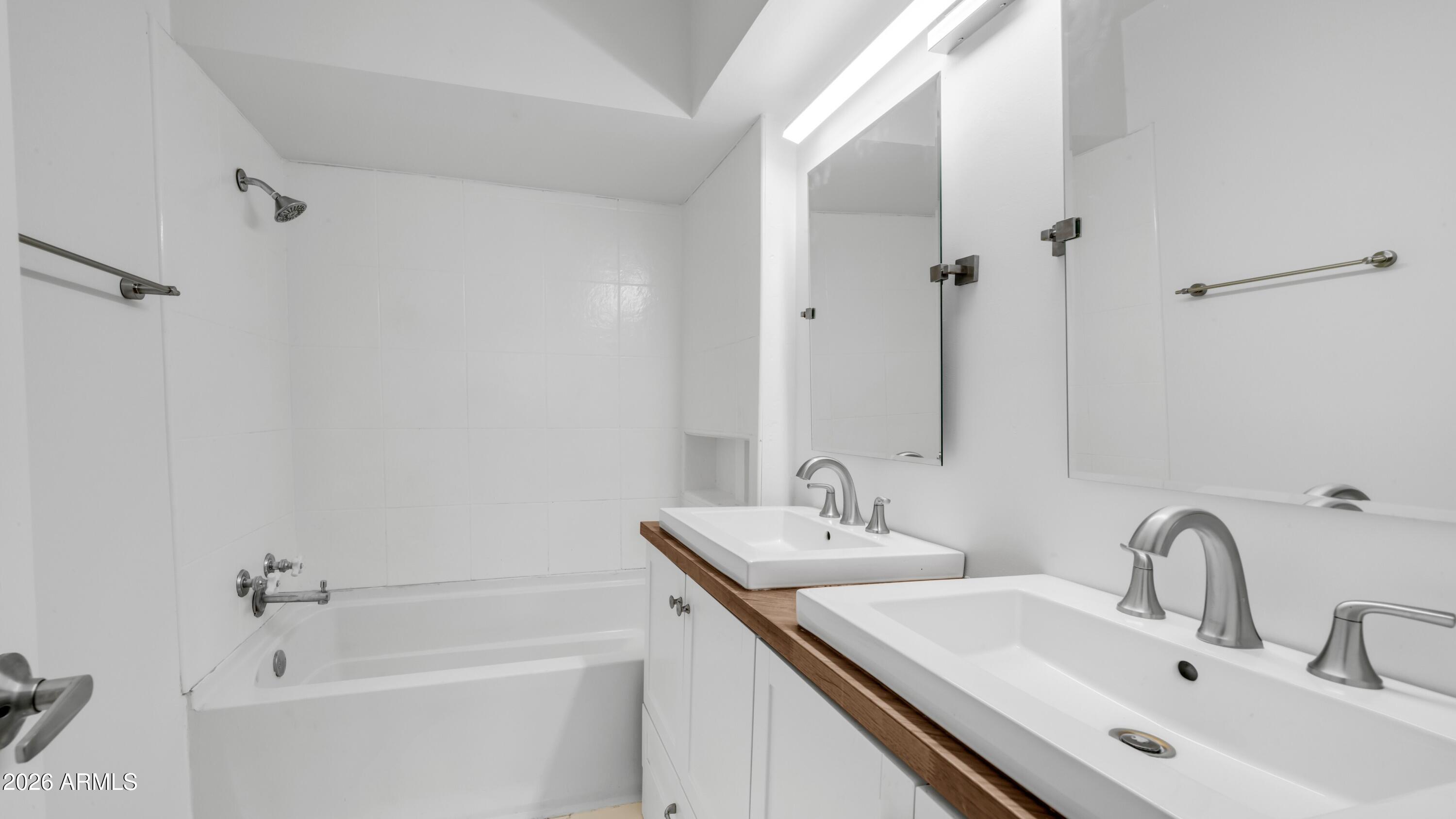 6030 North 15th Street, Unit 11 Phoenix, AZ 85014 - Photo 14 of 24 6030 N 15th St Unit 11 -1