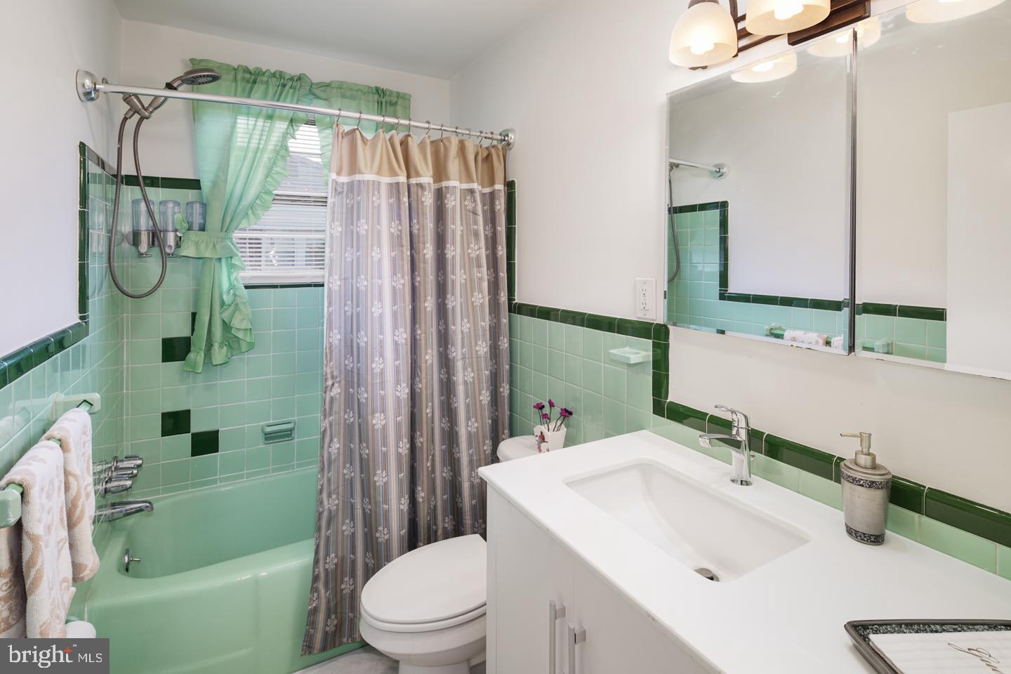 22 Edgemoor Road Cheltenham, PA 19012 - Photo 19 of 26 Hallway Bathroom