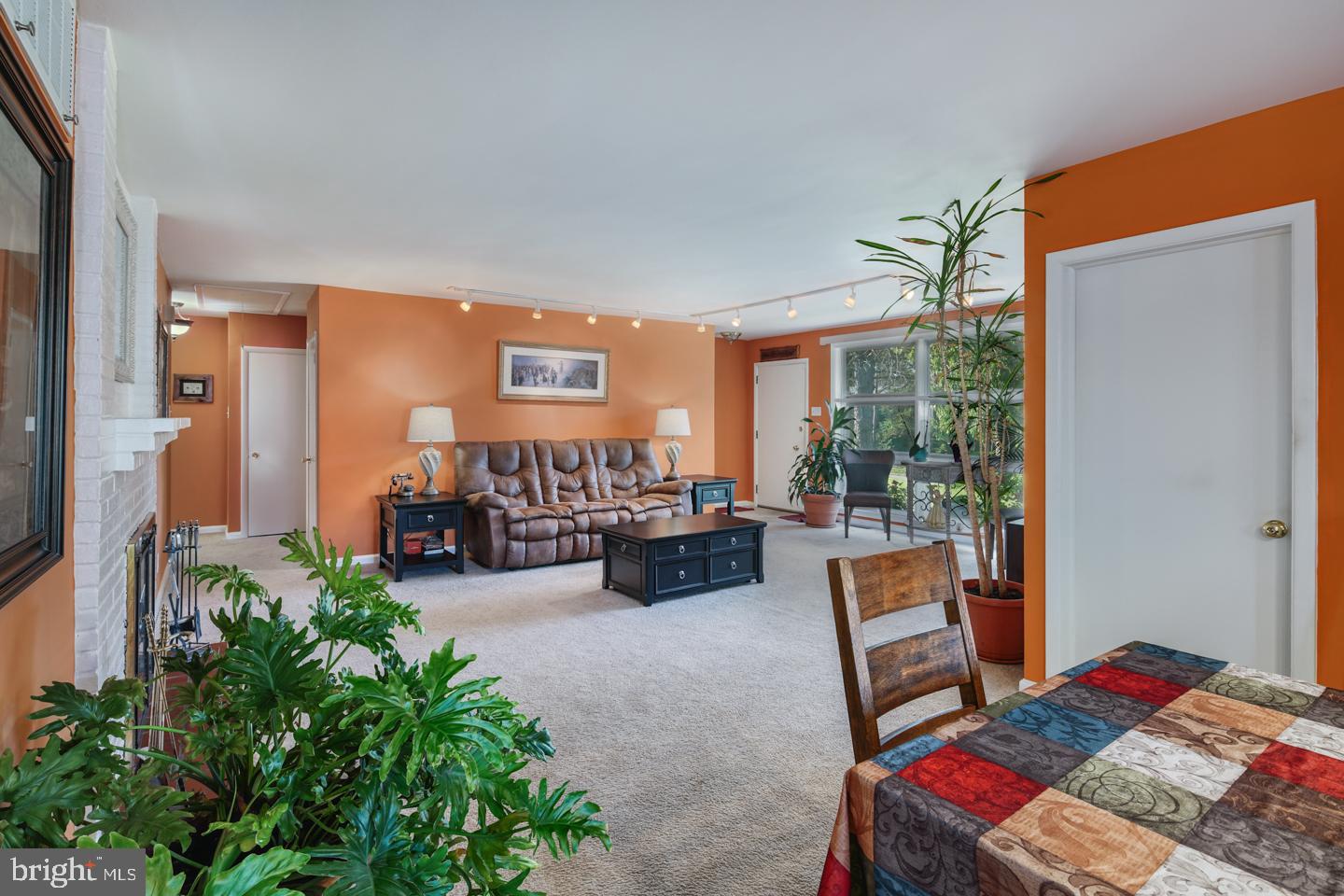 22 Edgemoor Road Cheltenham, PA 19012 - Photo 6 of 26 Living Room