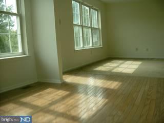 574 Weikel Road Lansdale, PA 19446 - Photo 3 of 6 Gallery Image 3