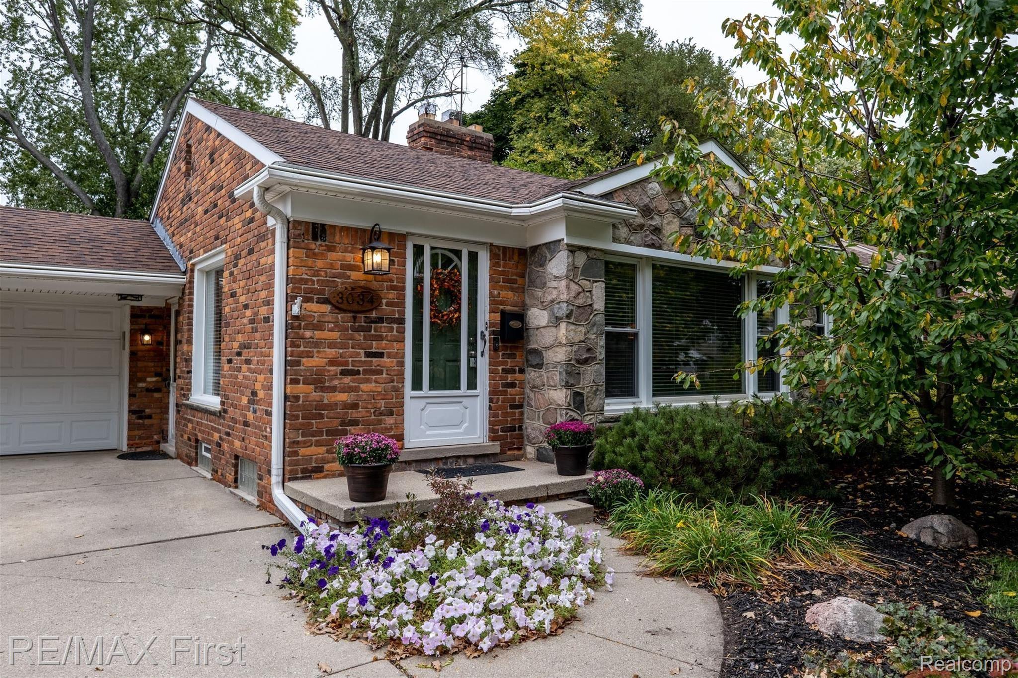 3034 Bamlet Road Royal Oak, MI 48073 - Photo 2 of 40 3034 Bamlet (4 of 37).jpg
