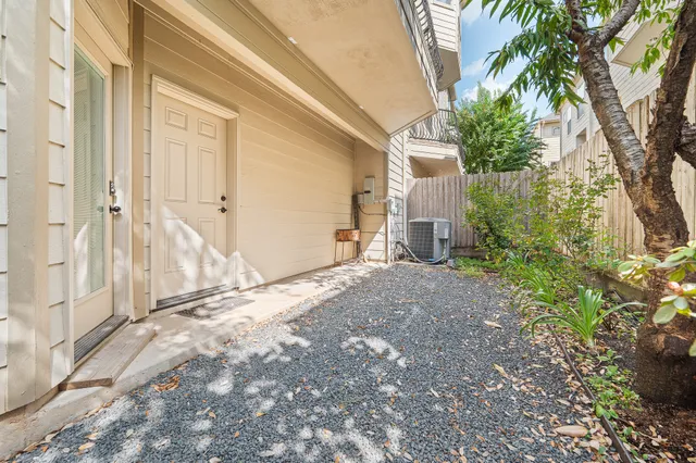 $3,150 | 418 Fowler Street, Houston, TX 77007