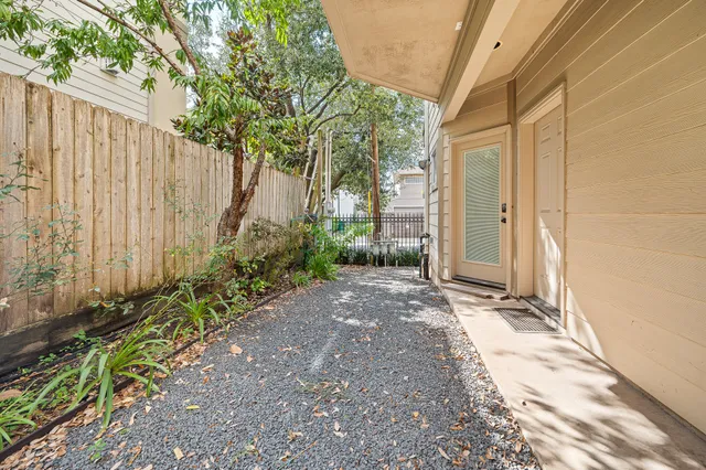 $3,150 | 418 Fowler Street, Houston, TX 77007