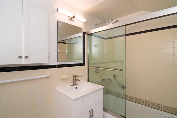 $6,300 | 68 Wildway, Bronxville, NY 10708