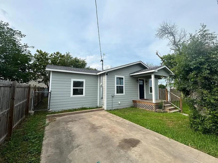 205 West 10th Street Ferris, TX 75125 - Photo 1 of 1