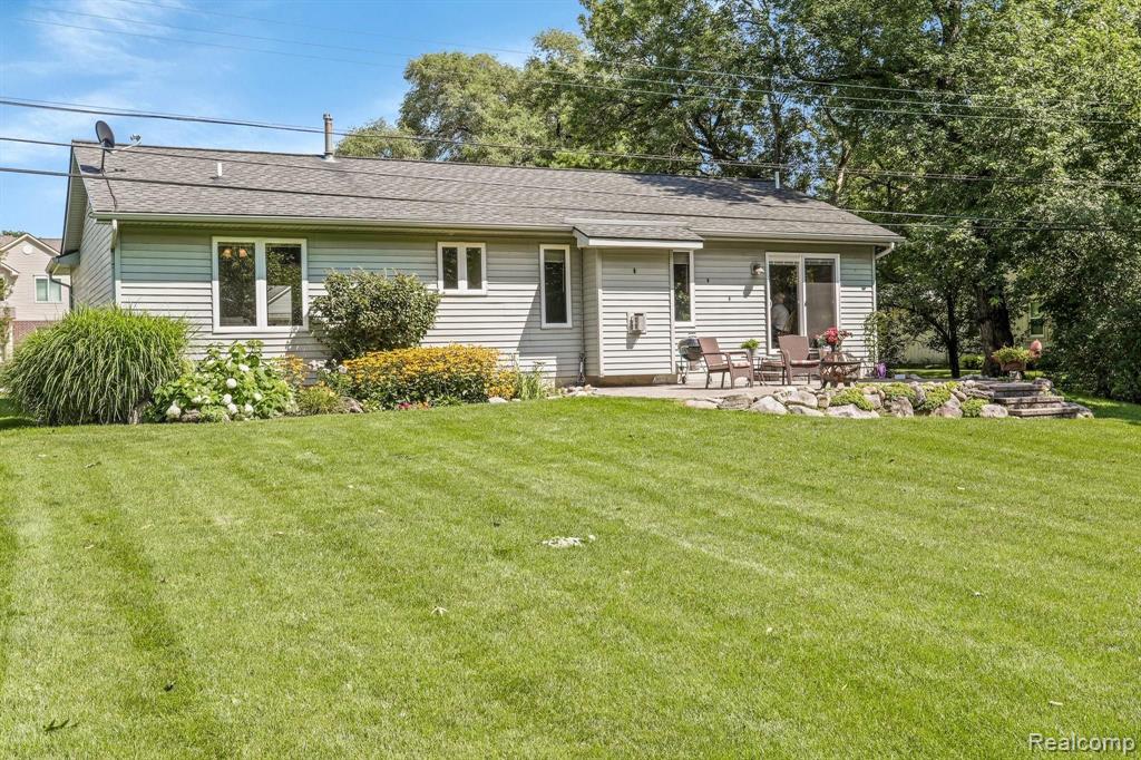 2926 Dearborn Avenue Rochester Hills, MI 48309 - Photo 20 of 29