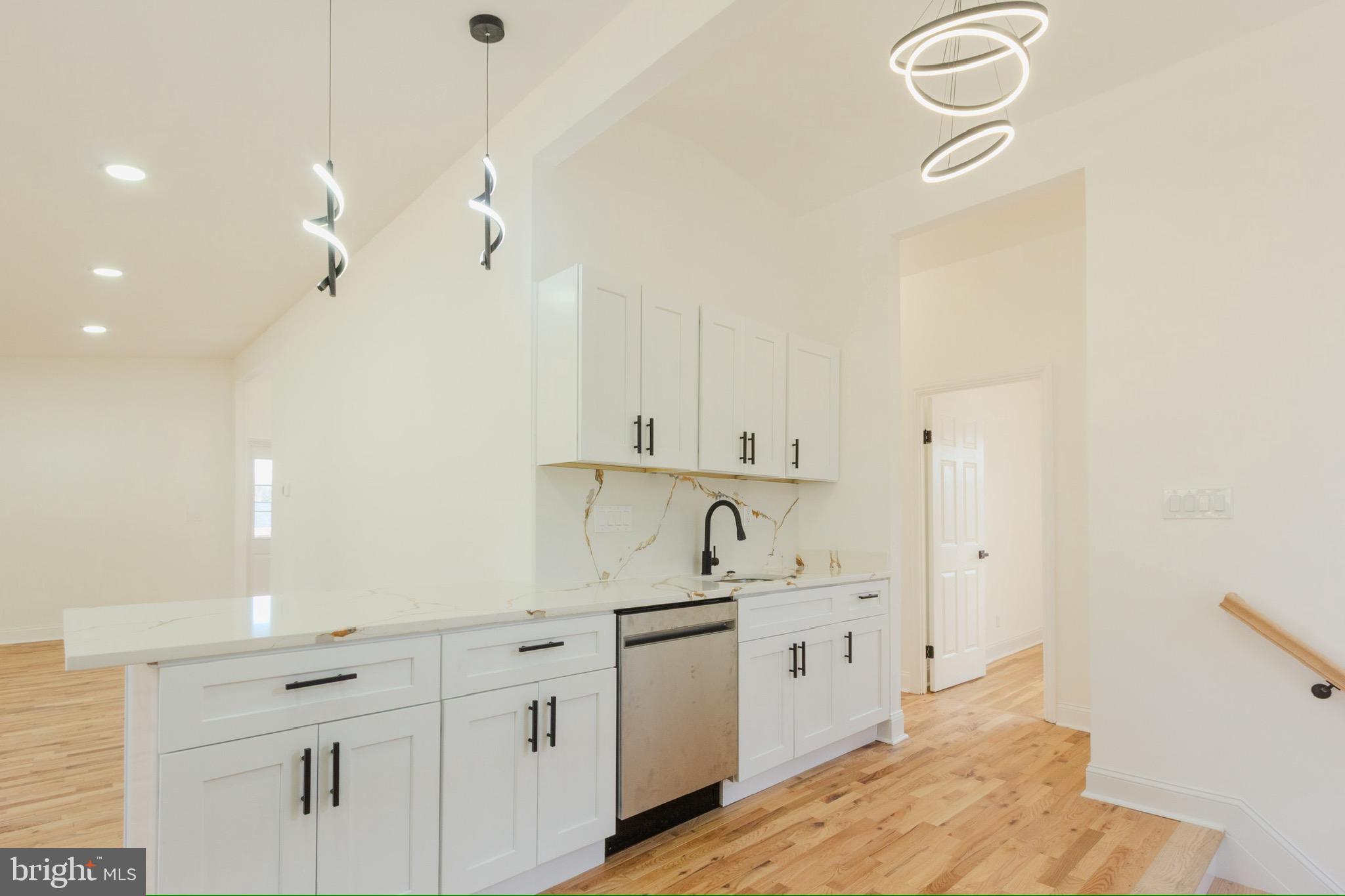 8206 Arrowhead Road Pikesville, MD 21208 - Photo 12 of 47 Kitchen