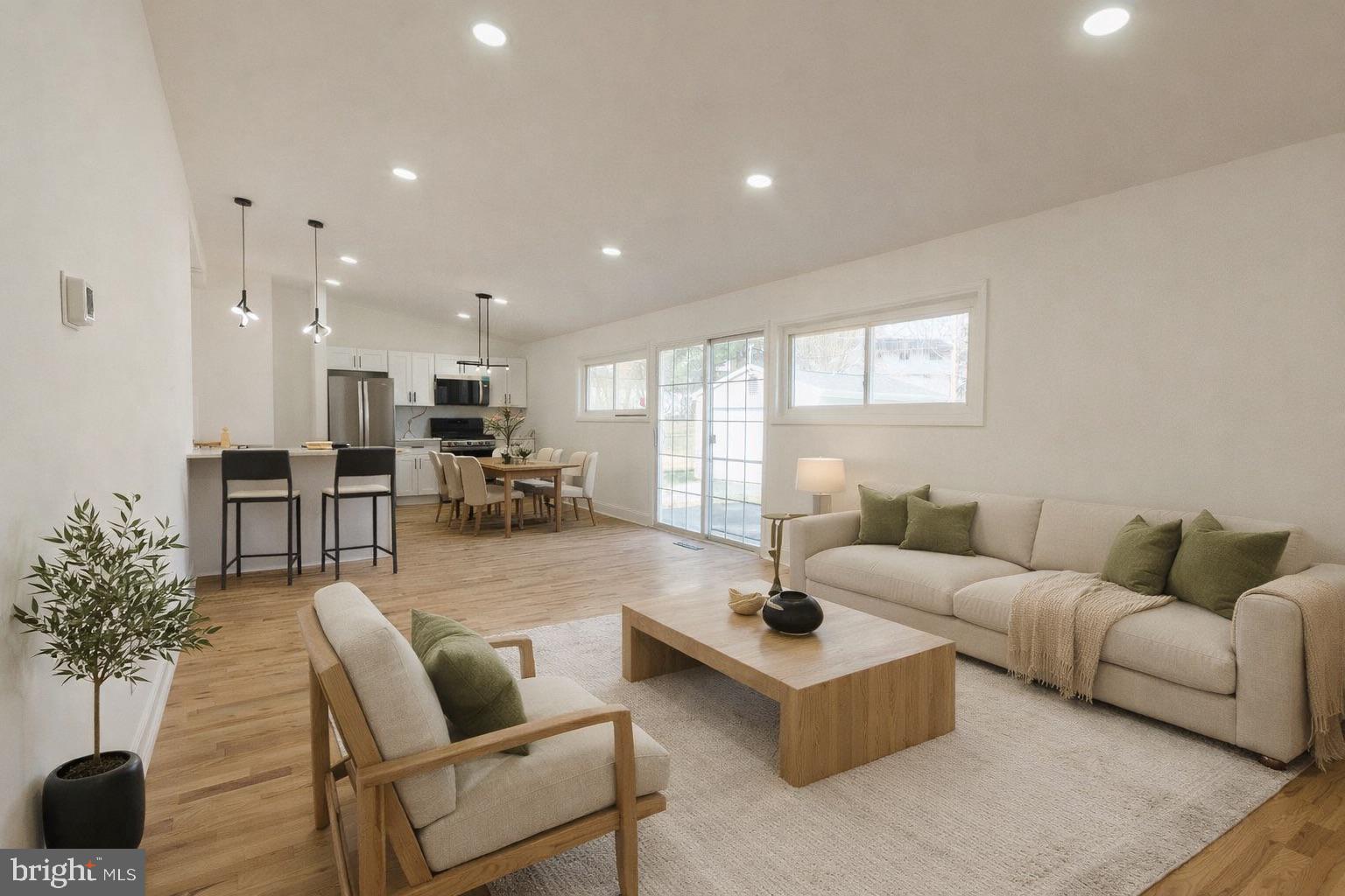 8206 Arrowhead Road Pikesville, MD 21208 - Photo 18 of 47 Living Room