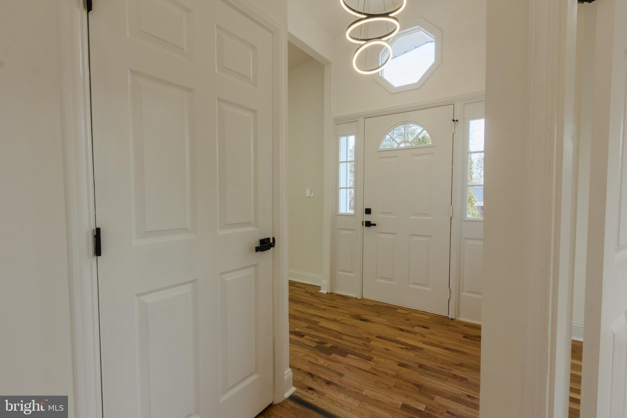 8206 Arrowhead Road Pikesville, MD 21208 - Photo 10 of 47 Foyer