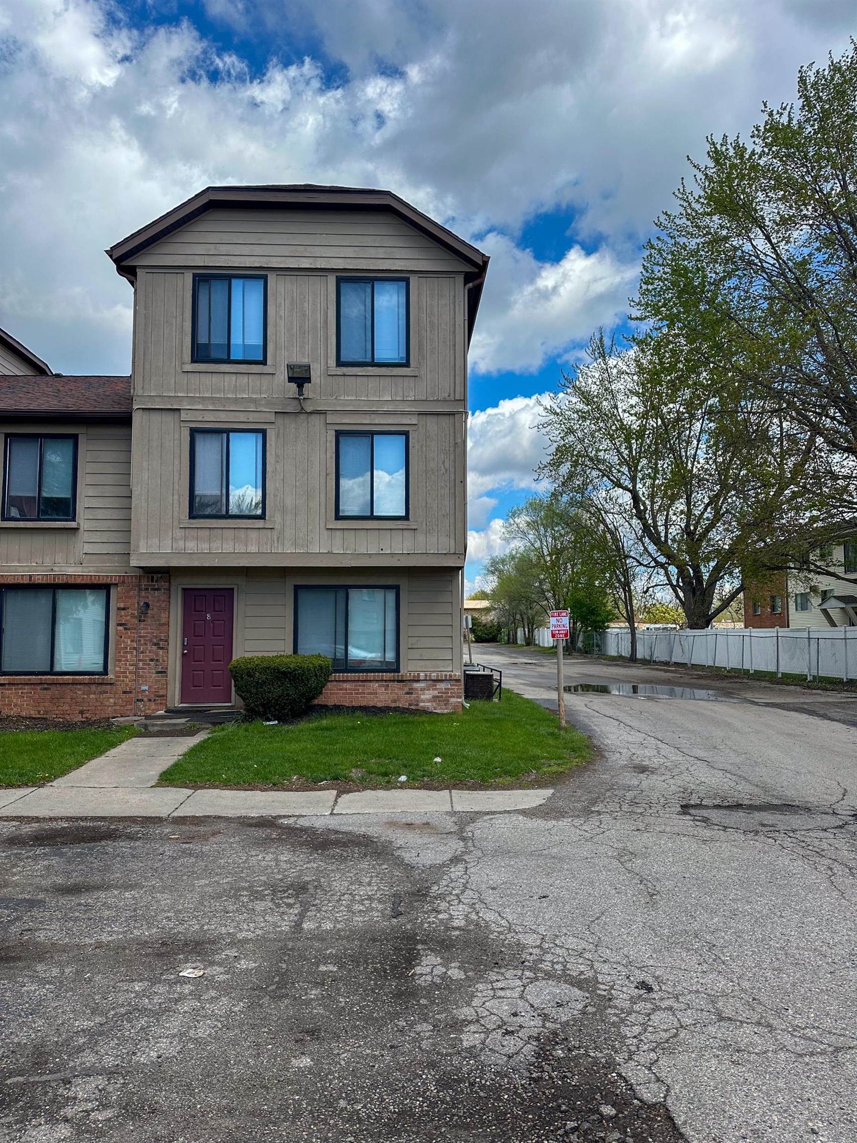 1825 South Crawford Road, Unit A8 Mount Pleasant, MI 48858 - Photo 3 of 13