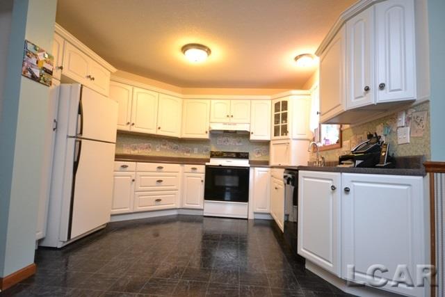 6615 Pocklington Road Britton, MI 49229 - Photo 8 of 41 31307749-7.JPG