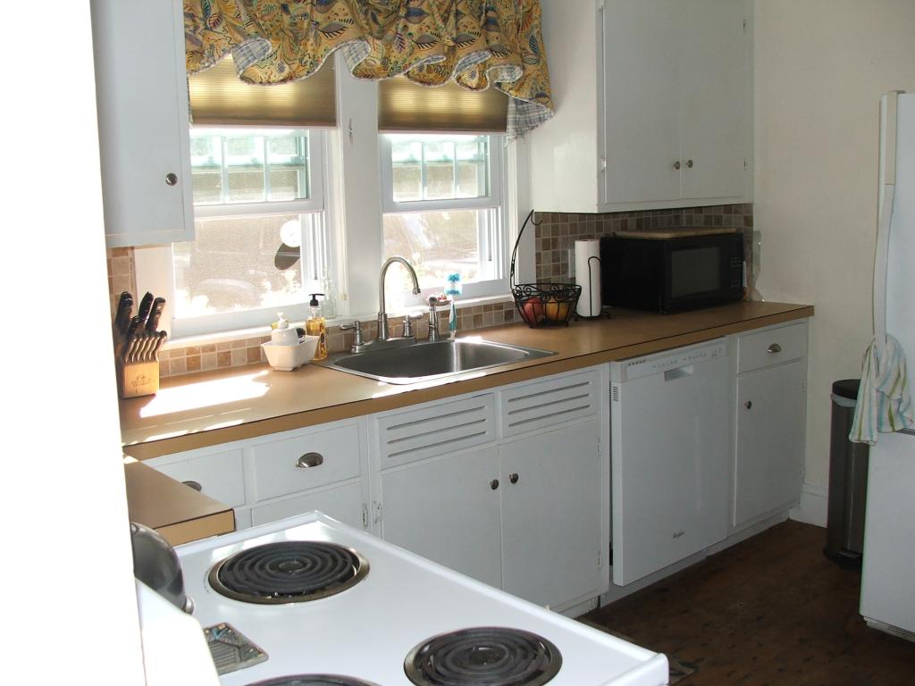 81 Meredith Neck Road Meredith, NH 03253 - Photo 4 of 28