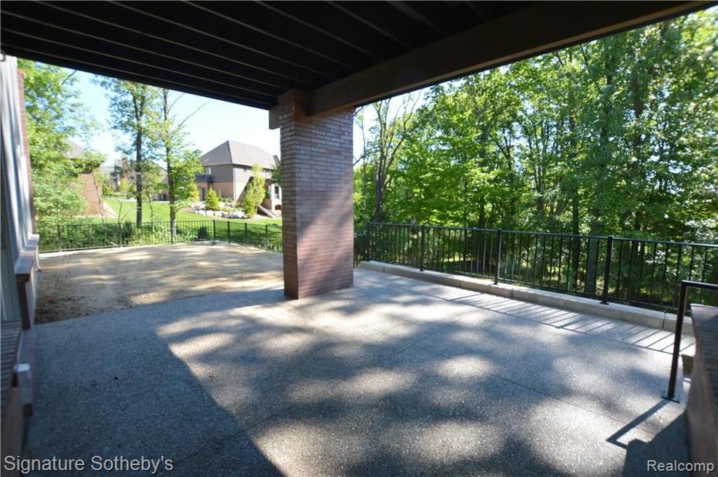 1426 Eastway Rochester Hills, MI 48306 - Photo 39 of 48