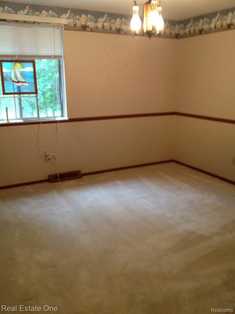12031 Foley Road Fenton, MI 48430 - Photo 10 of 30 117.jpg