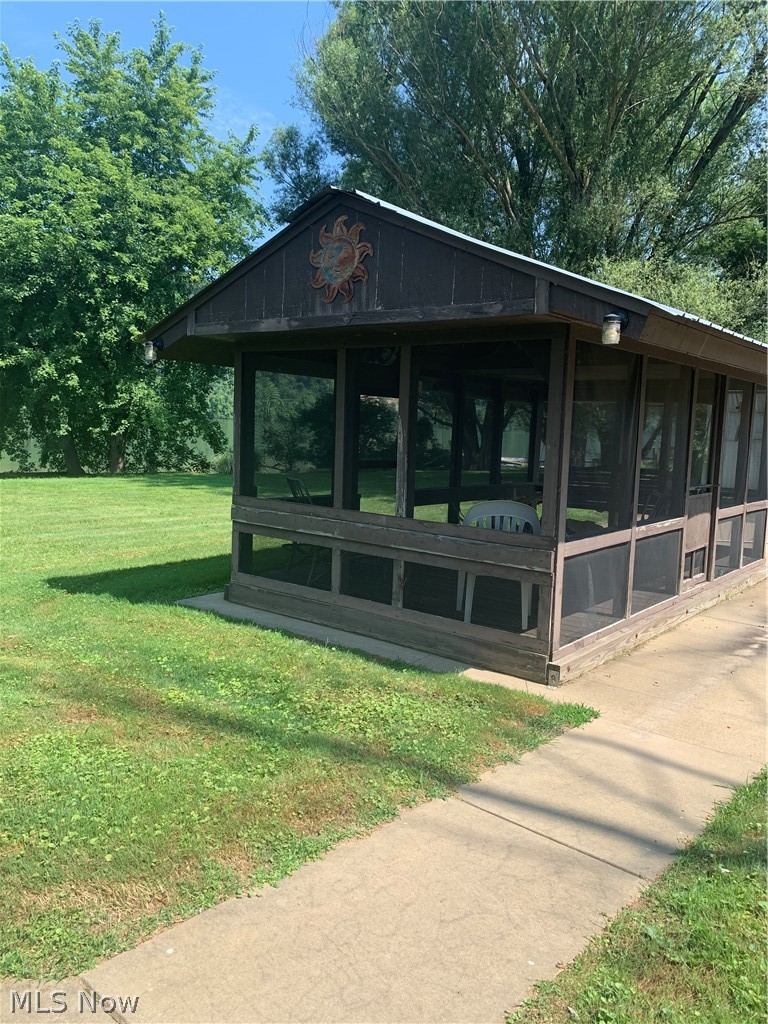 318 Powell Riverfront Road St. Marys, WV 26170 - Photo 2 of 14 Gallery Image 2