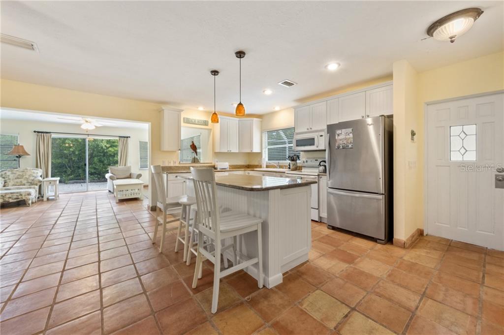 118 Hammock Road Anna Maria, FL 34216 - Photo 7 of 44 Gallery Image 7