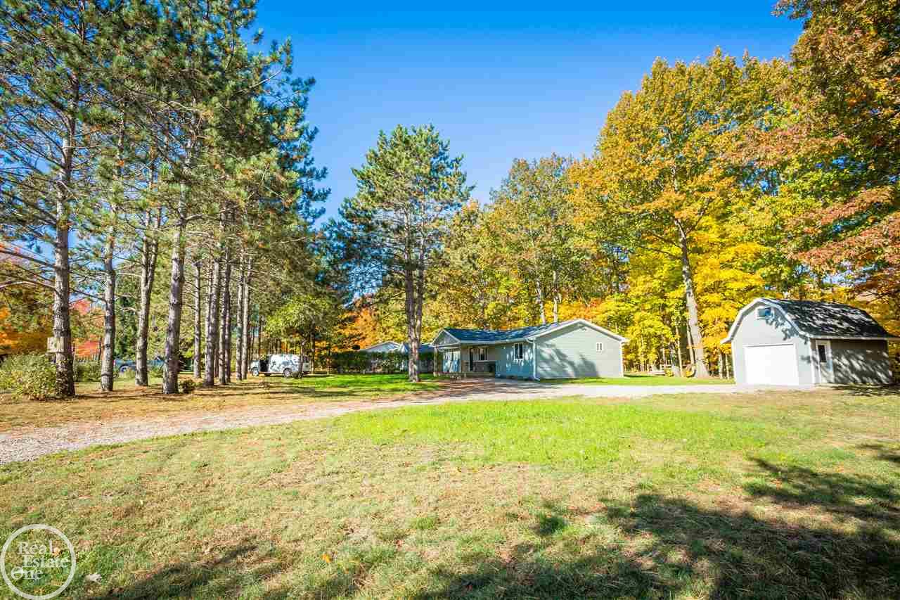 7179 Townsend Road Applegate, MI 48401 - Photo 8 of 77 31398909-7.JPG