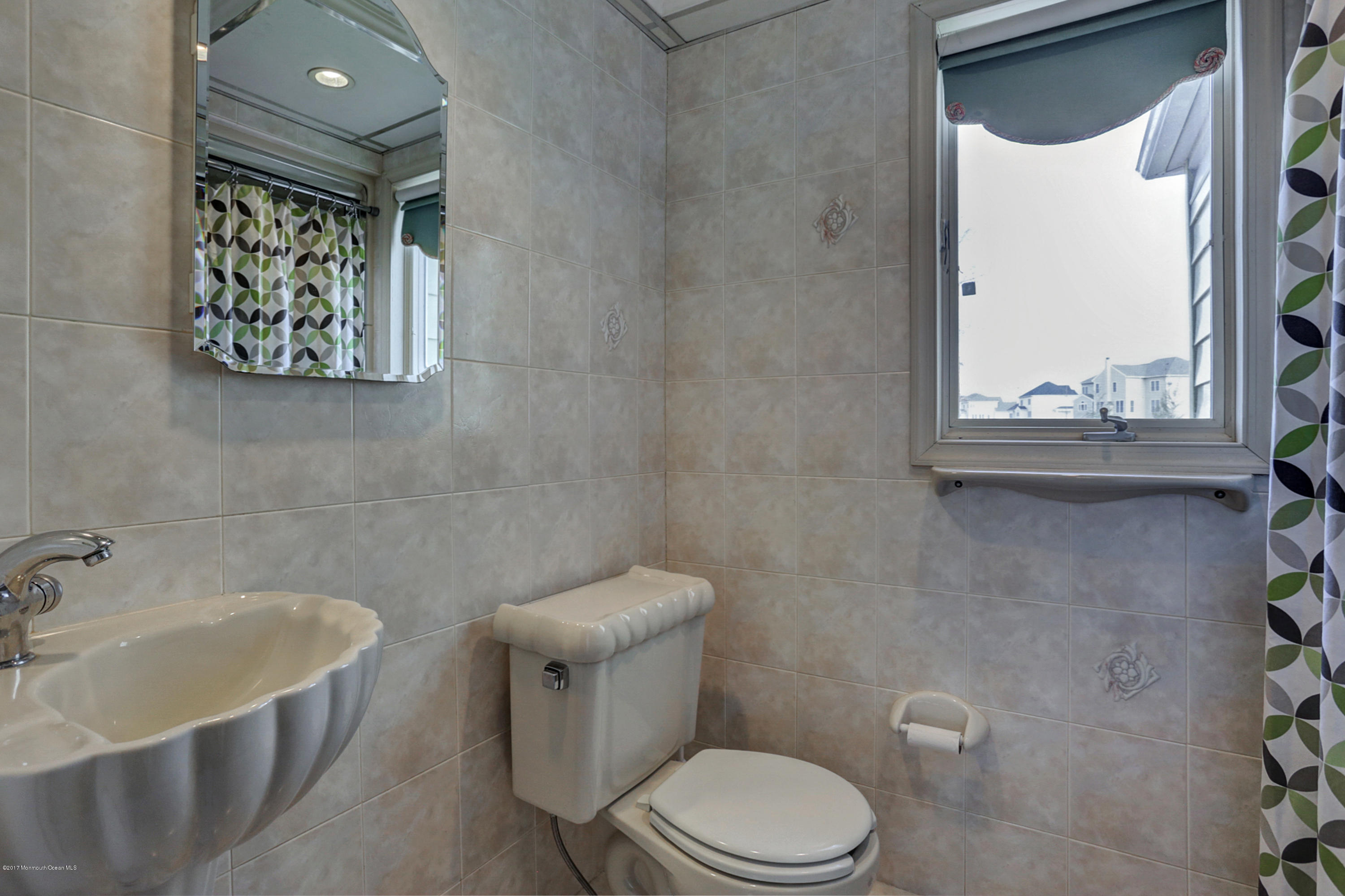 566 Adelphia Road Freehold, NJ 07728 - Photo 18 of 28 IMG_6307_8_9_fused