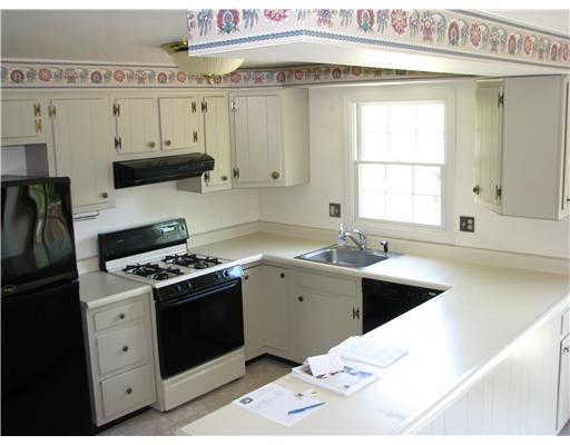 2393 Mill Grove Road Upper St. Clair, PA 15241 - Photo 6 of 18 Kitchen.