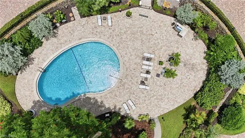 $999,000 | 3951 Gulf Shore Boulevard North, Unit 302, Naples, FL 34103
