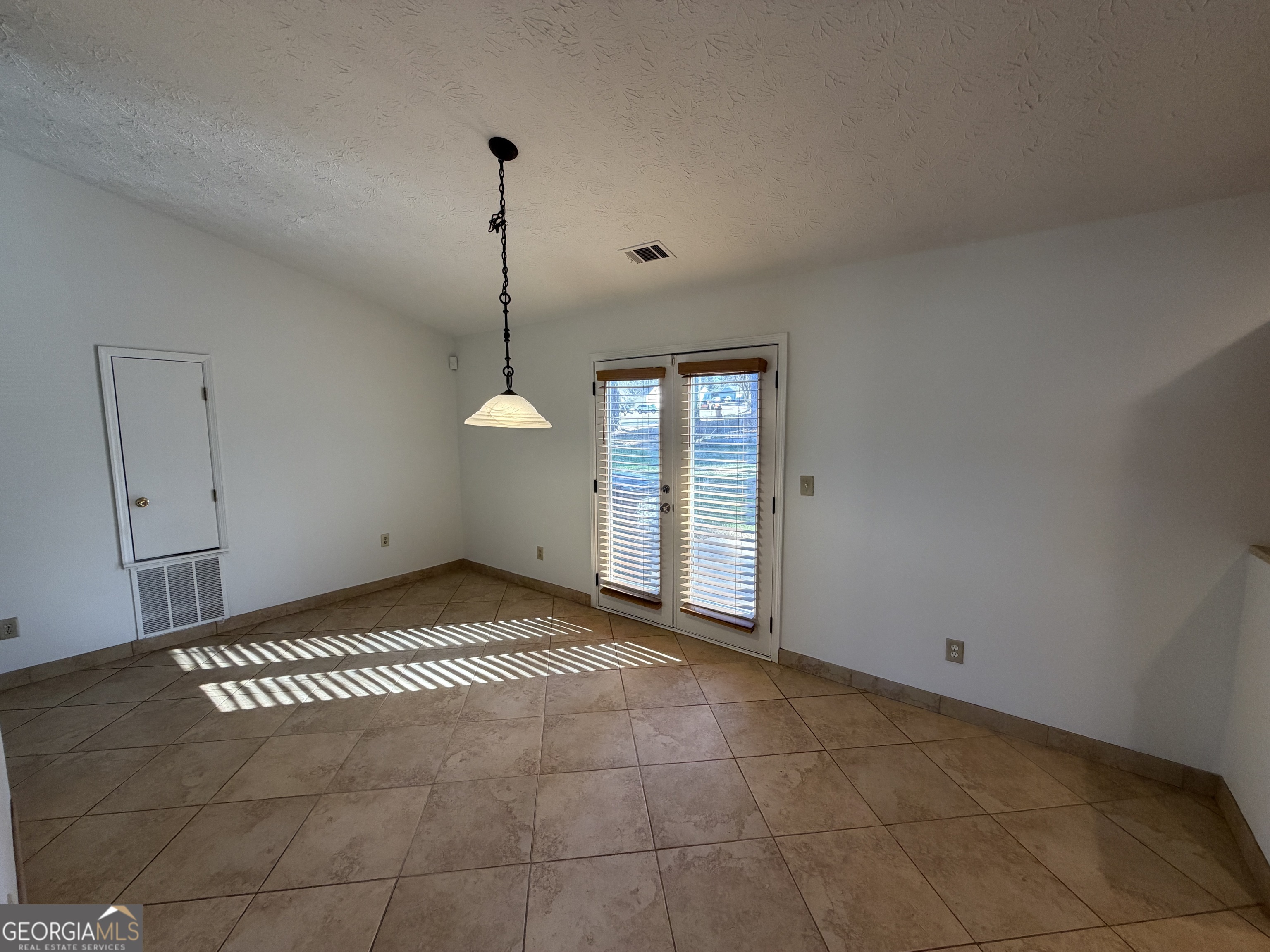 3573 Clearview Drive Rex, GA 30273 - Photo 5 of 15