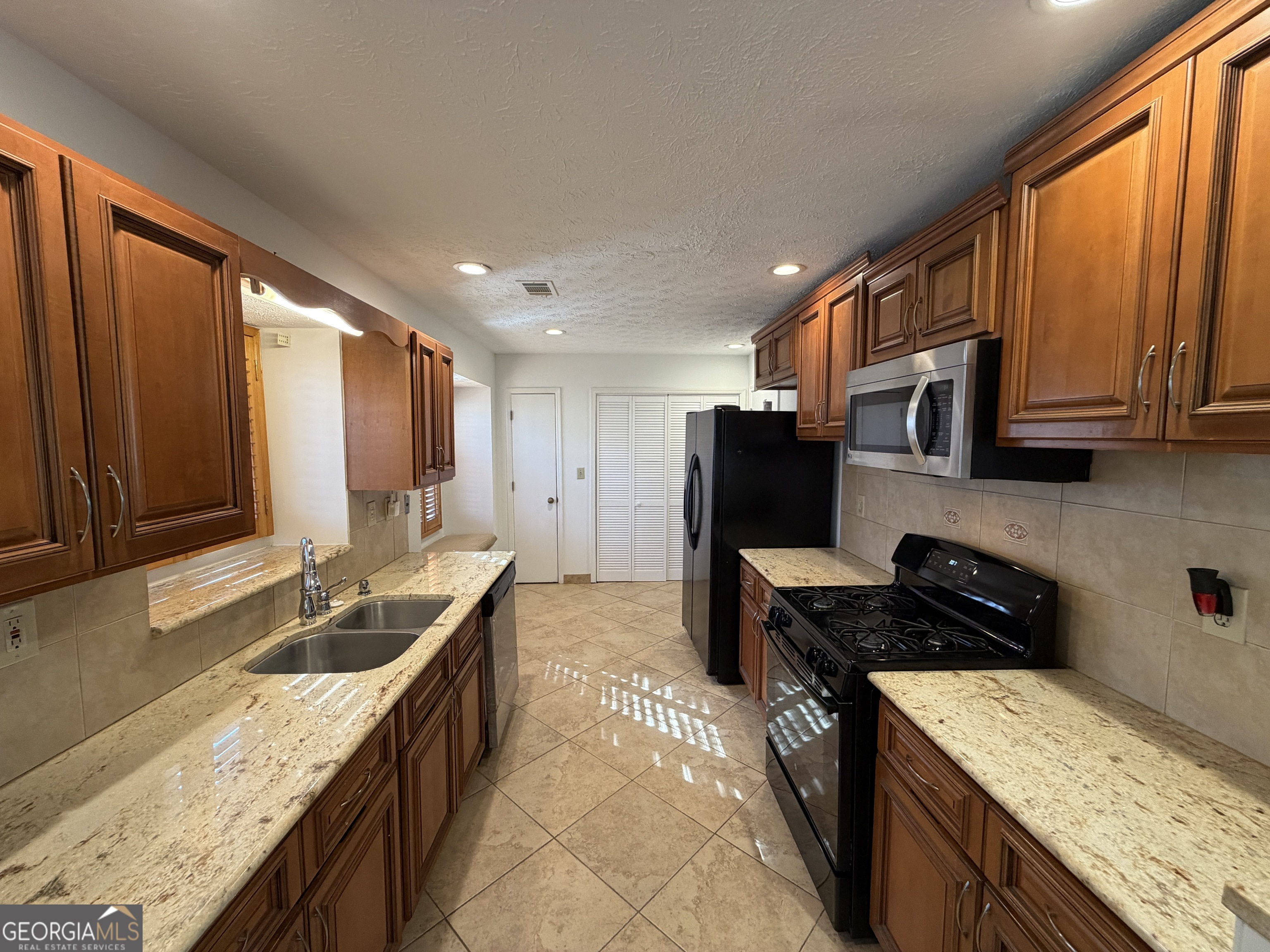 3573 Clearview Drive Rex, GA 30273 - Photo 8 of 15