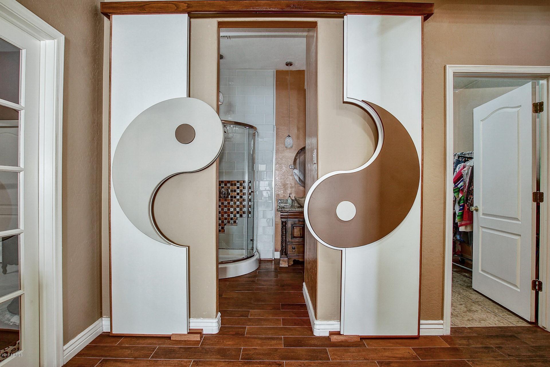 1646 East Cullumber Street Gilbert, AZ 85234 - Photo 15 of 37 With Bathroom Door Open