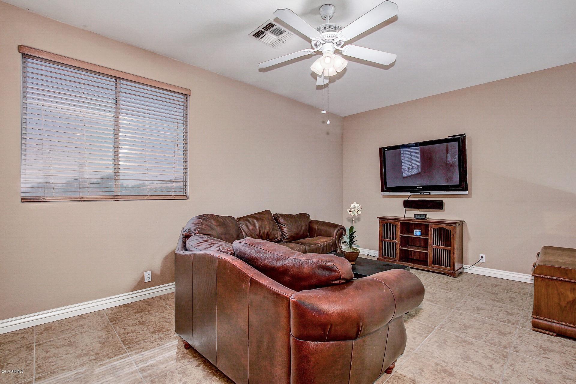 1646 East Cullumber Street Gilbert, AZ 85234 - Photo 18 of 37 Loft