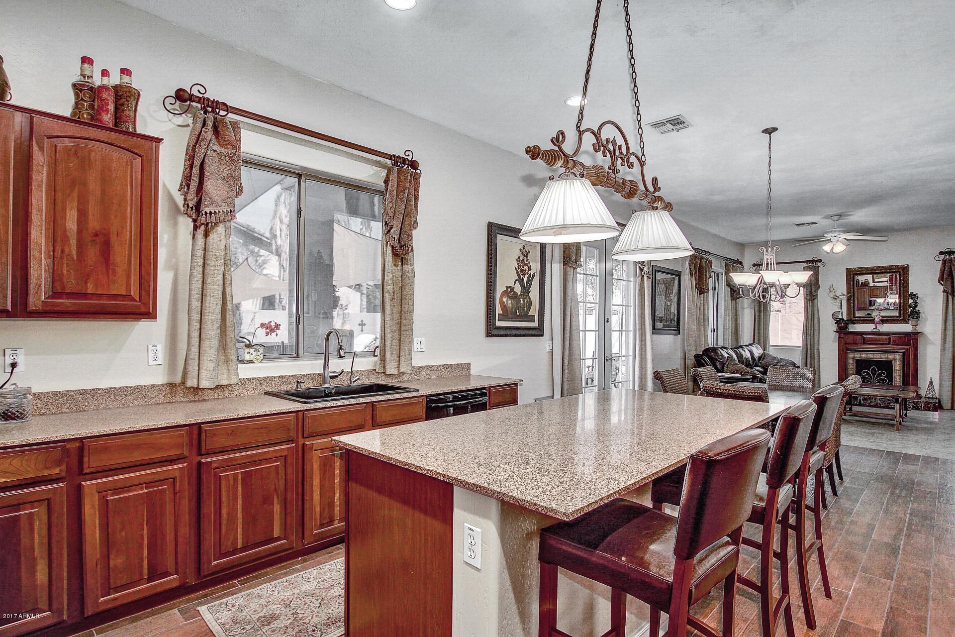 1646 East Cullumber Street Gilbert, AZ 85234 - Photo 7 of 37 Ktchen