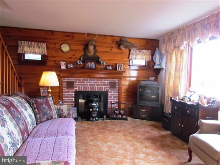 4375 Durham Road Kintnersville, PA 18930 - Photo 8 of 25 Gallery Image 8