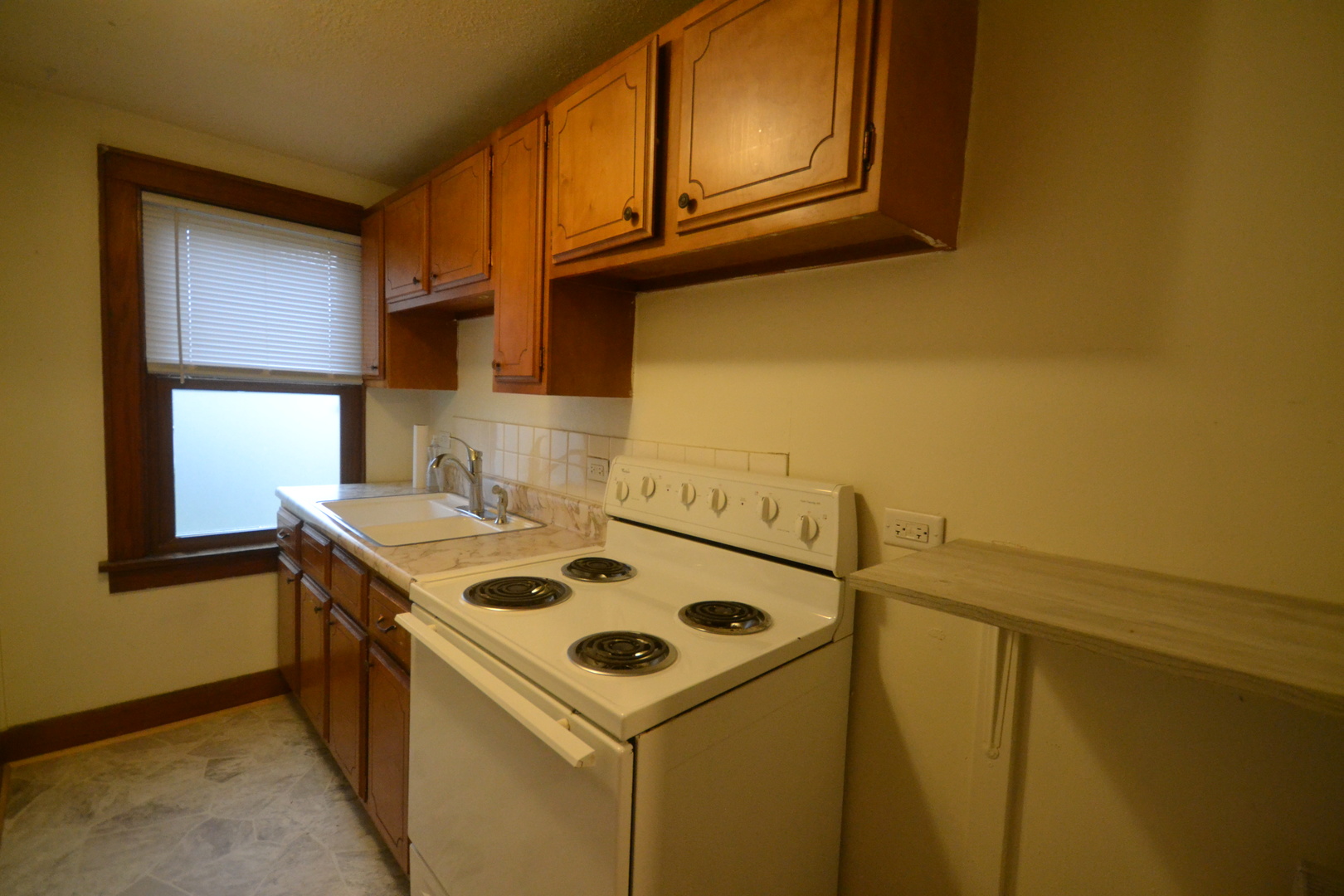 705 North 6th Street DeKalb, IL 60115 - Photo 9 of 13
