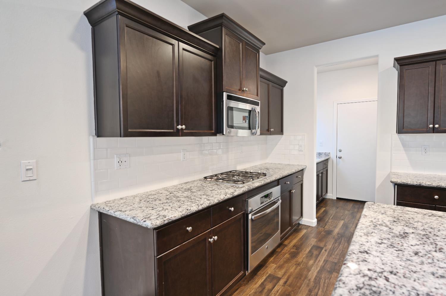 3581 Griffith Avenue Clovis, CA 93619 - Photo 8 of 37