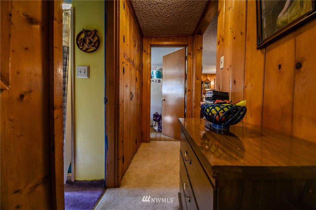 5425 Blvd Ext Road Southeast Olympia, WA 98501 - Photo 23 of 29 a hallway with kids room