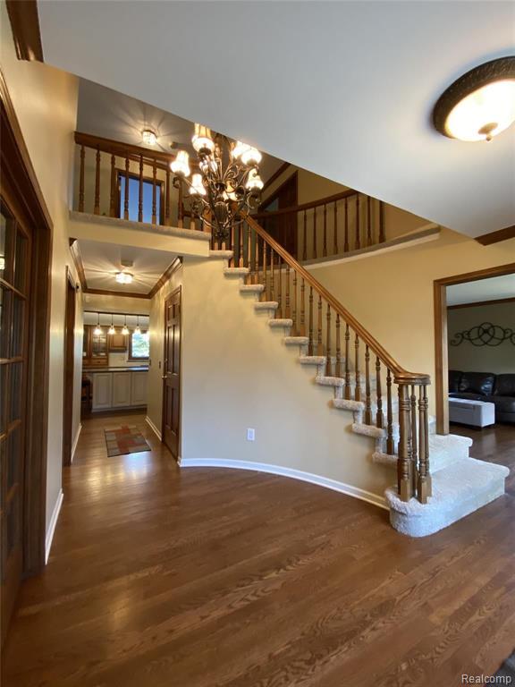 2462 Evergreen Court Rochester Hills, MI 48309 - Photo 3 of 28