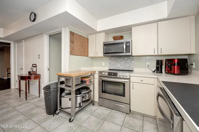 $360,000 | 1600 Pat Drive, Gautier, MS 39553