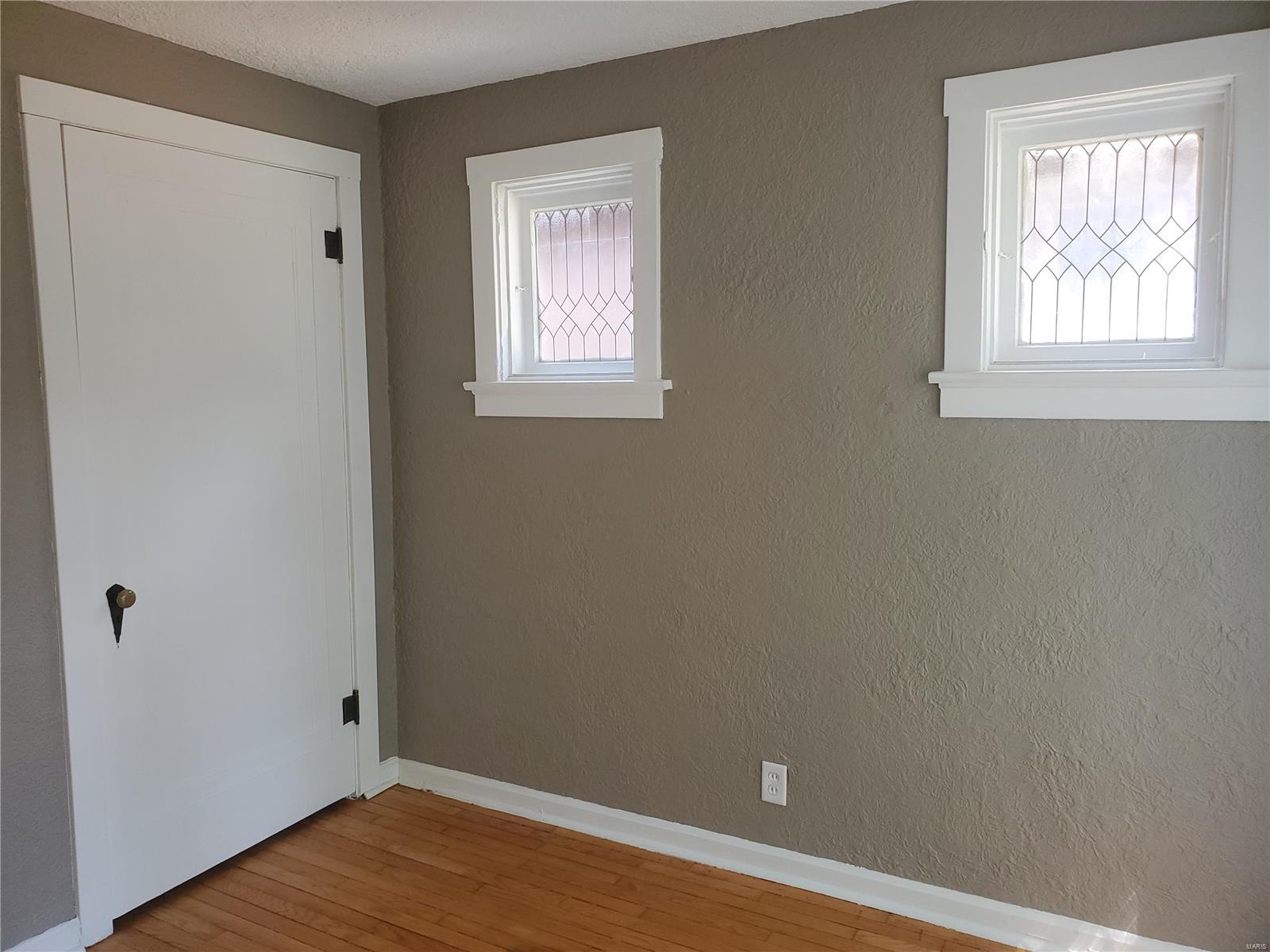 6835 Leedale Drive St. Louis, MO 63121 - Photo 11 of 33