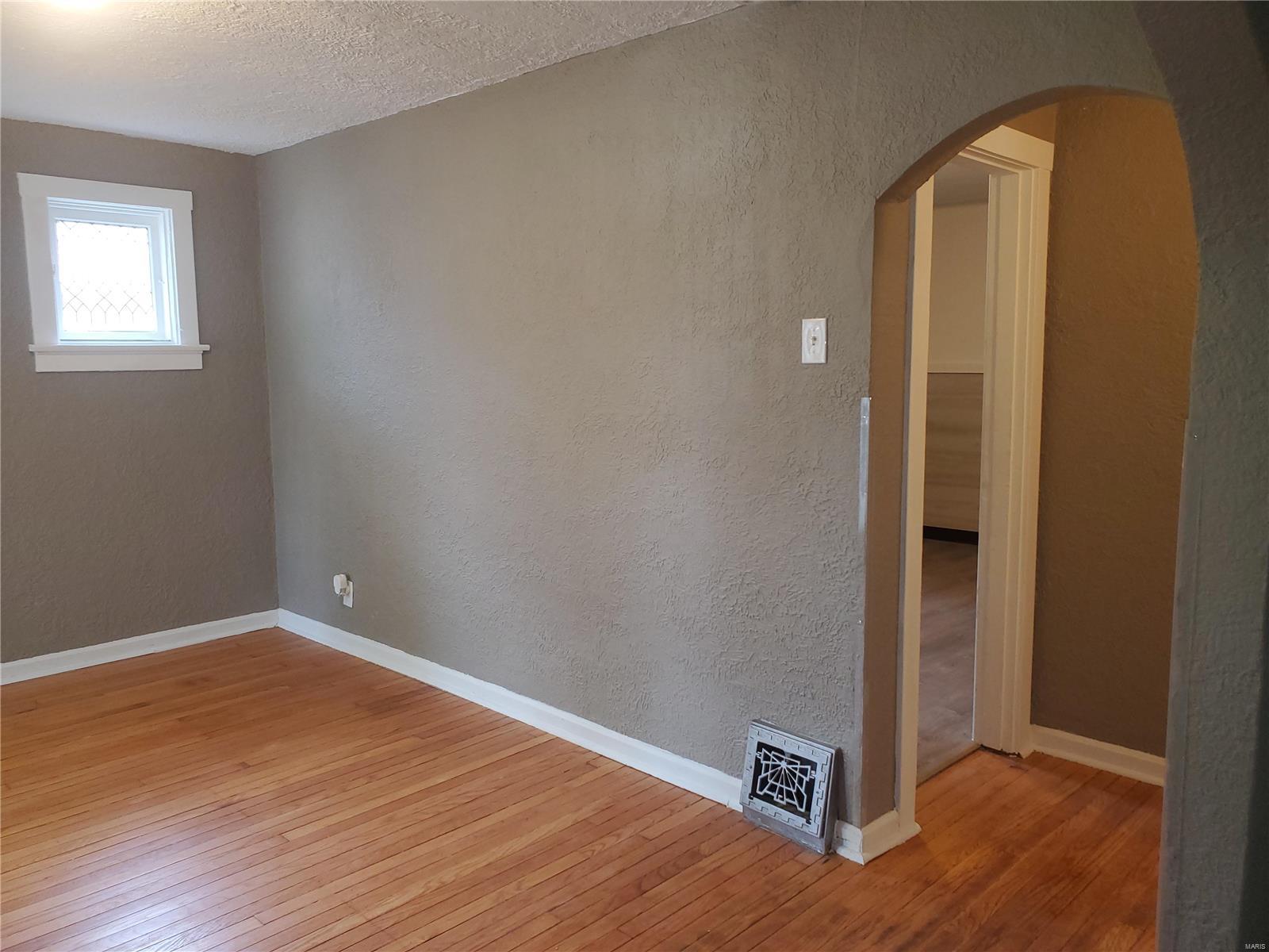 6835 Leedale Drive St. Louis, MO 63121 - Photo 15 of 33