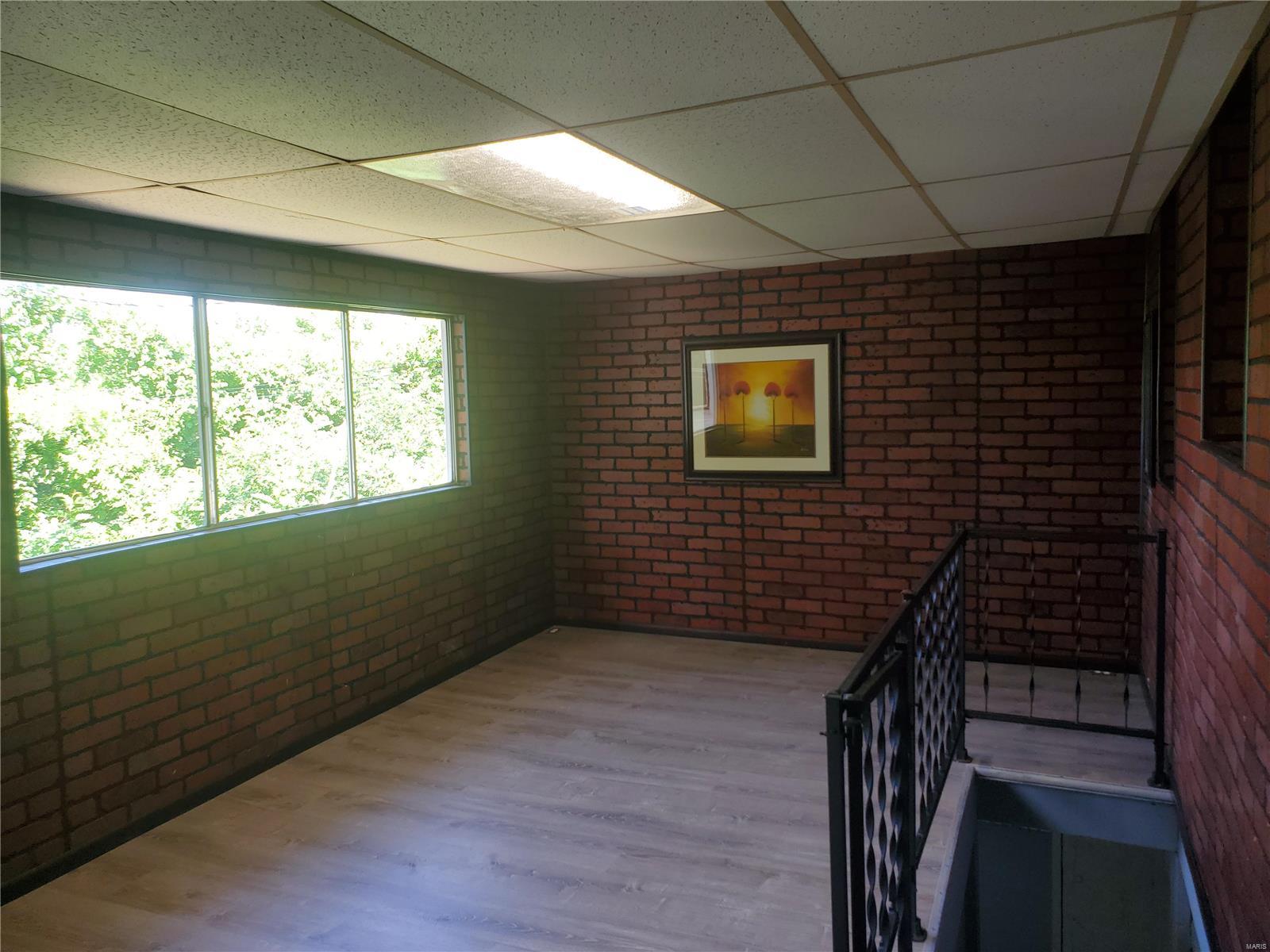 6835 Leedale Drive St. Louis, MO 63121 - Photo 25 of 33