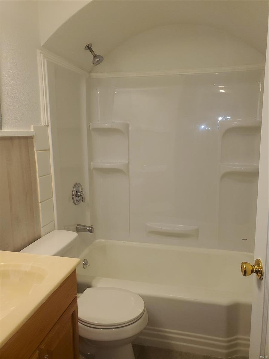 6835 Leedale Drive St. Louis, MO 63121 - Photo 7 of 33