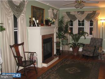 38 South Forklanding Road Maple Shade, NJ 08052 - Photo 3 of 12 Gallery Image 3