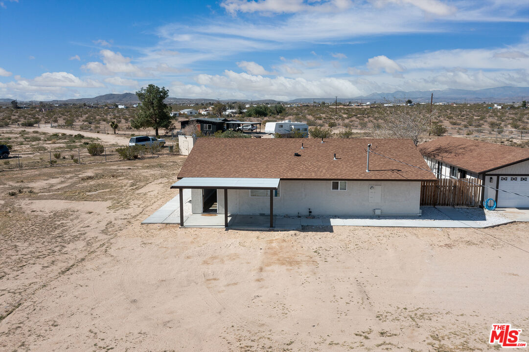 60777 Adele Road Landers, CA 92285 - Photo 3 of 43 a view of a terrace